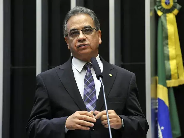 Ronaldo Fonseca discursando na Câmara dos Deputados