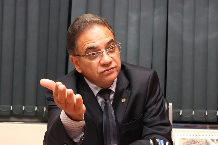 Ronaldo Fonseca em reunião institucional